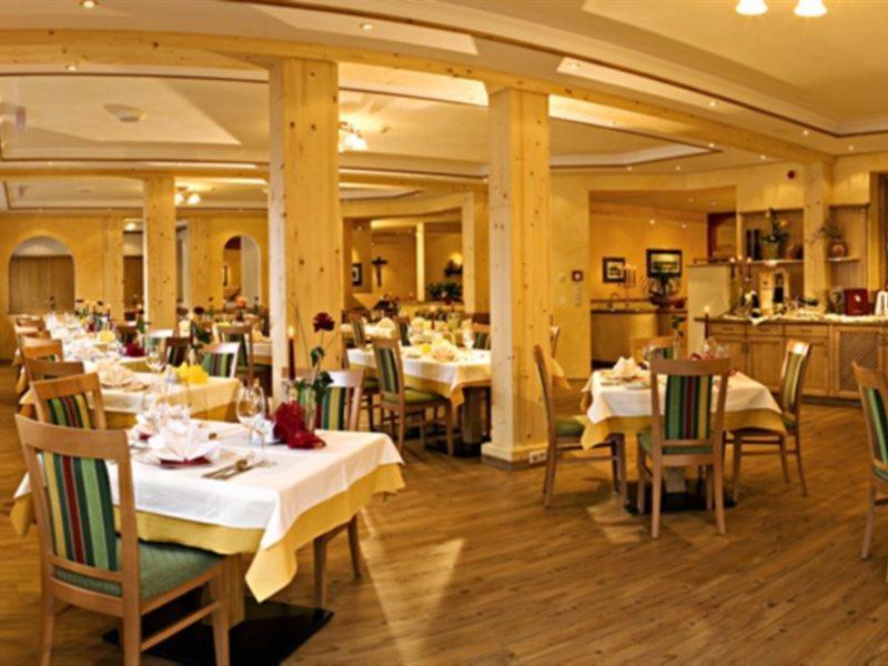 מטרי אין אוסטירול Spa & Naturhotel Outside מראה חיצוני תמונה