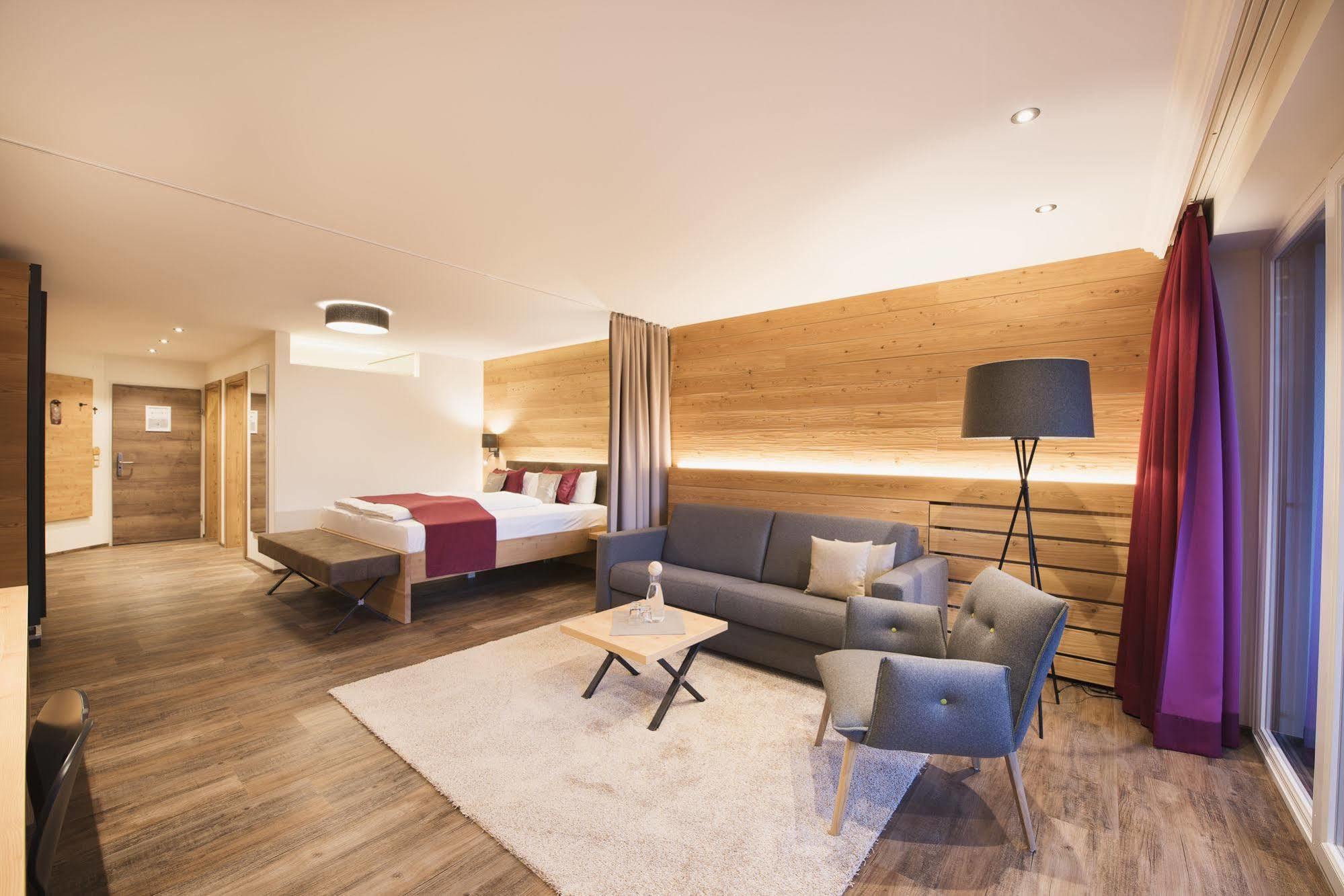 מטרי אין אוסטירול Spa & Naturhotel Outside מראה חיצוני תמונה