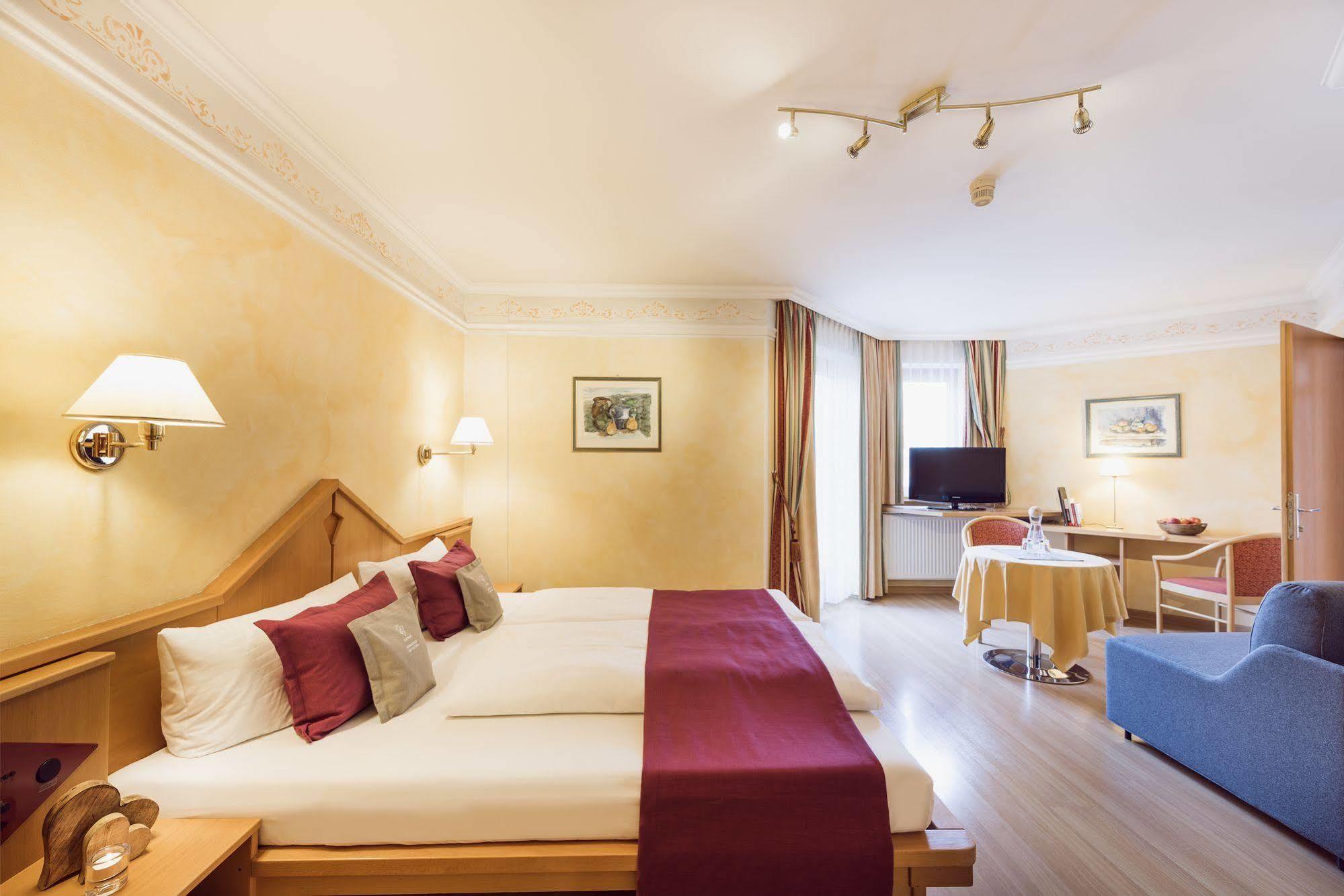 מטרי אין אוסטירול Spa & Naturhotel Outside מראה חיצוני תמונה